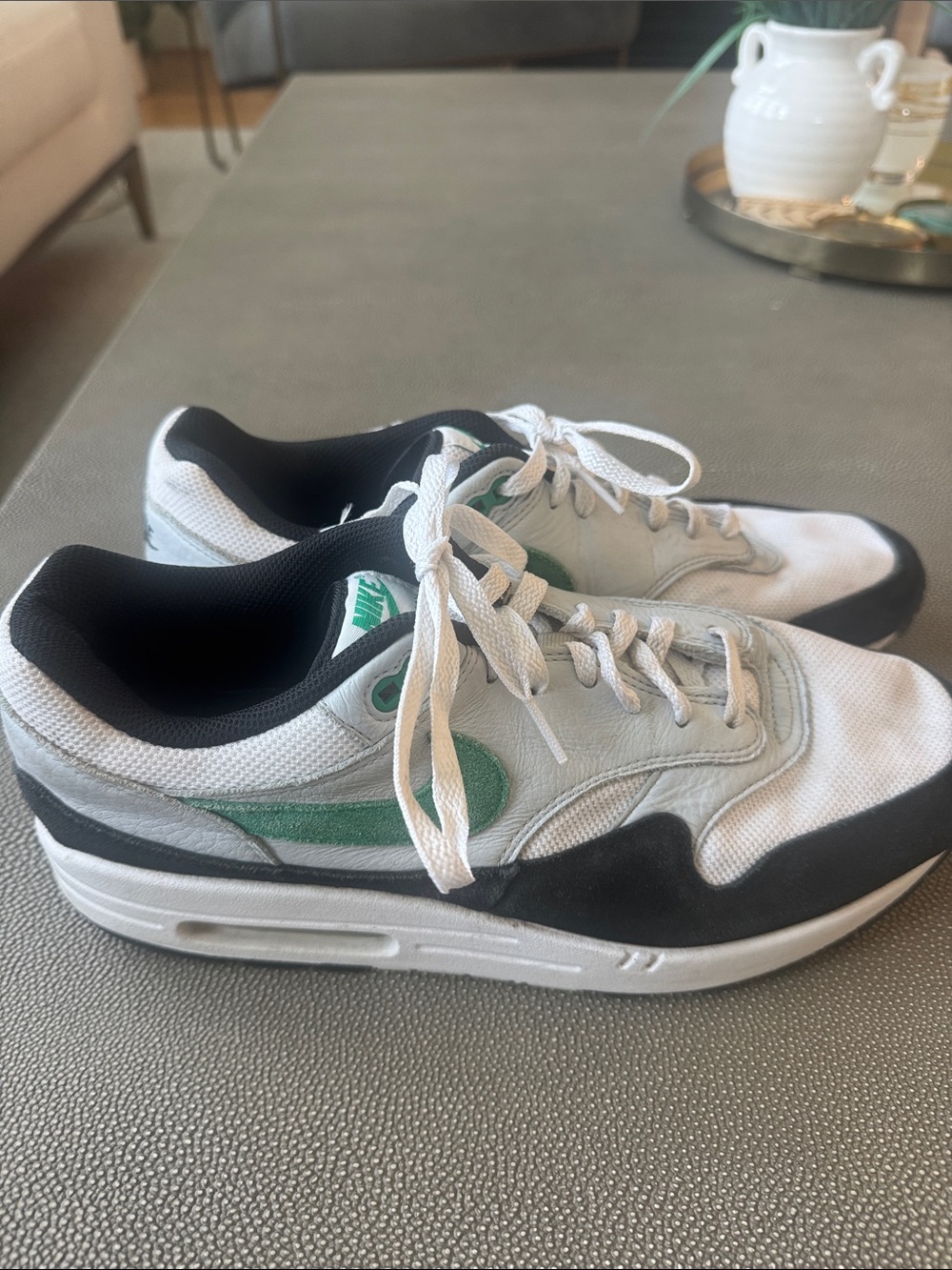 Nike Men’s Air Max, Black & Green Low-Top Sneakers
